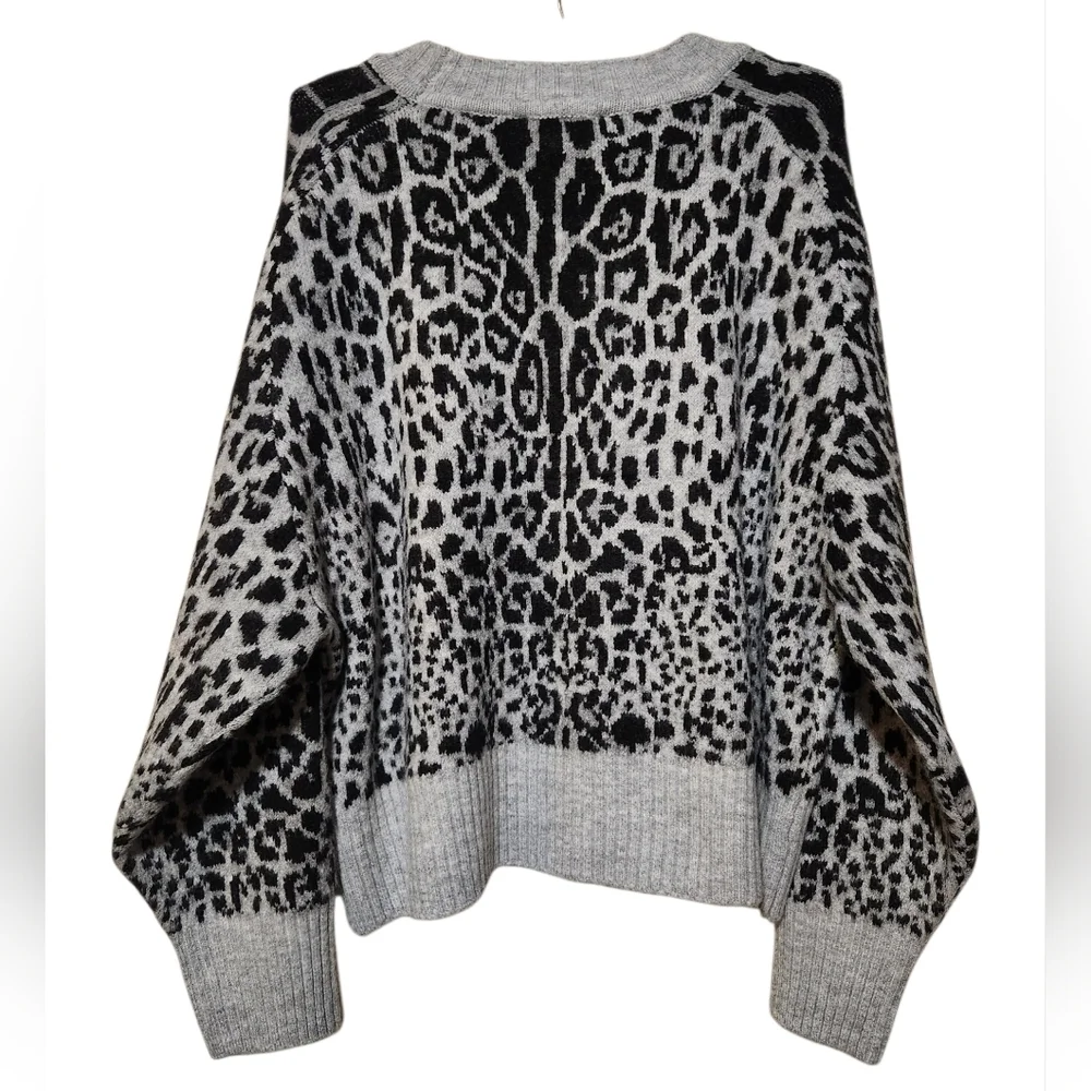 NEW Truth by Republic Leopard Print Sweater - Black and Gray Size XL - Picture 4 of 10